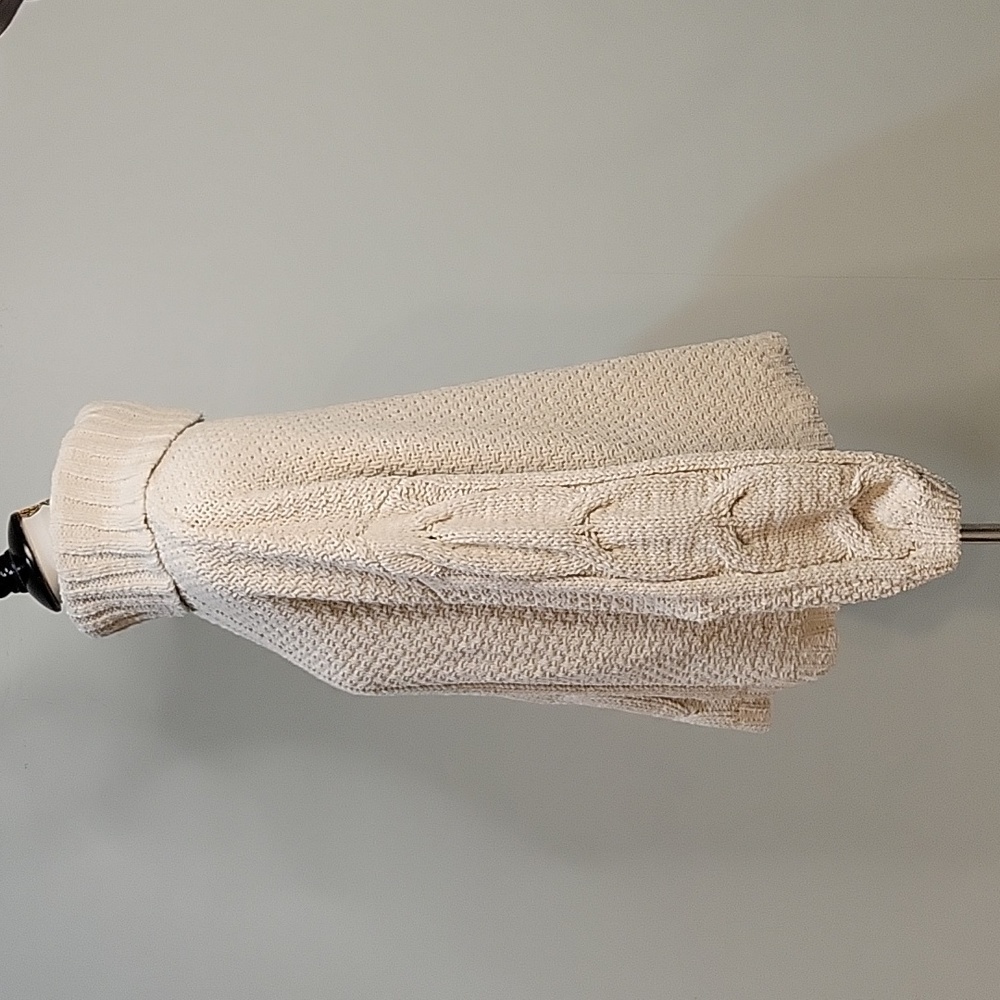 SEVEN7 oversized knit sweater in off white. Size is Medium. - Picture 2 of 8